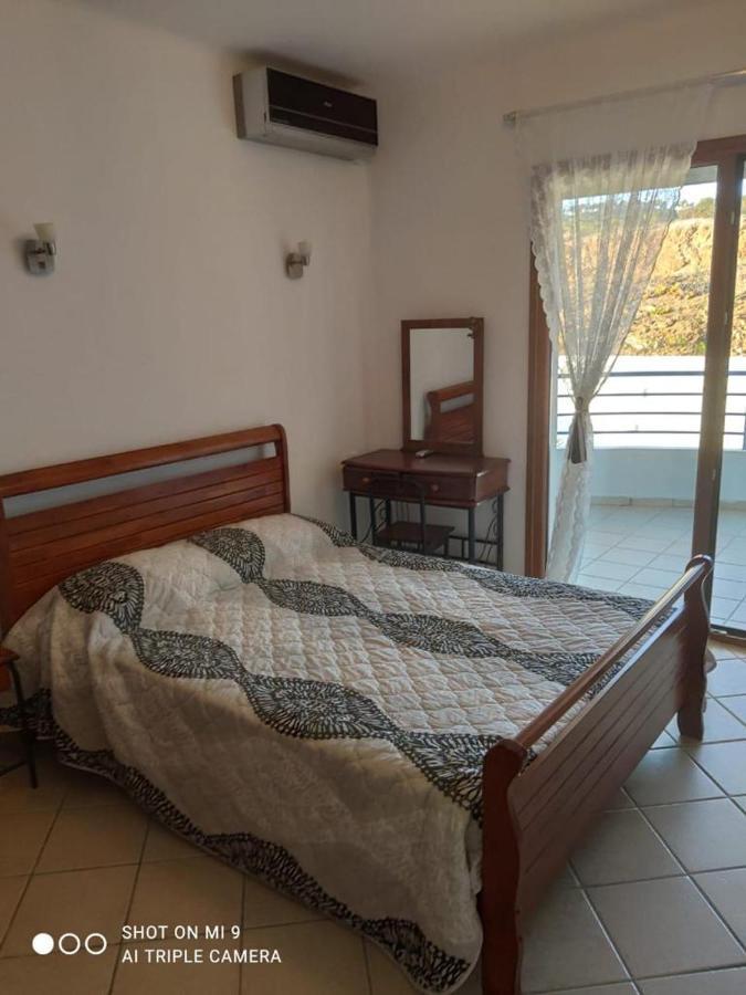Studio hautte game avec piscine. Cabo Negro Extérieur photo