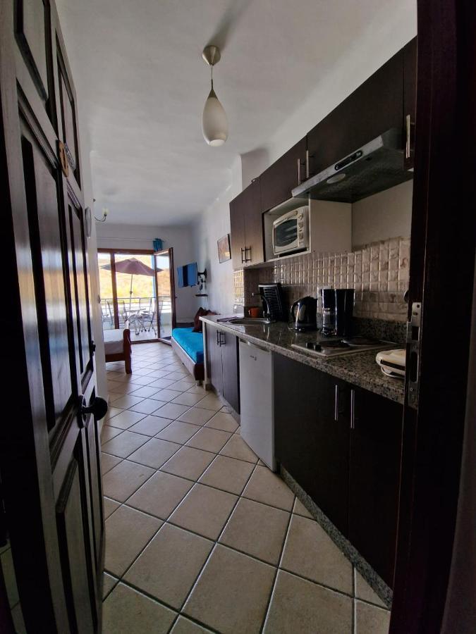 Studio hautte game avec piscine. Cabo Negro Extérieur photo