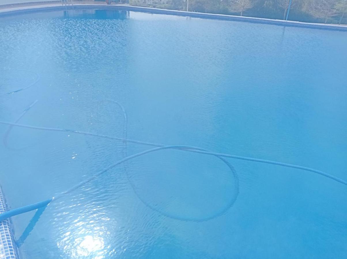 Studio hautte game avec piscine. Cabo Negro Extérieur photo